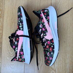 Nike Air Zoom Pegasus 36 Vintage Floral Size 7.5W / 6Y